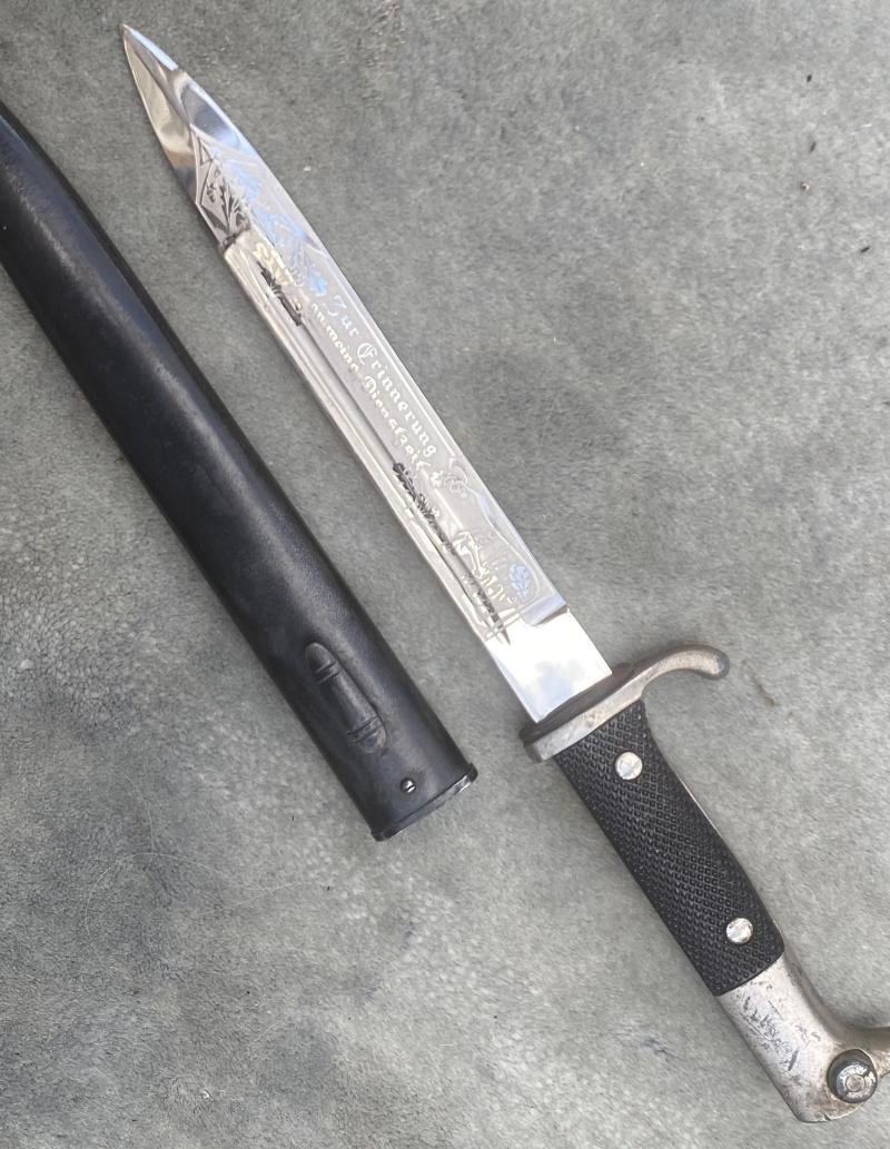 A RARE SHORT DRESS BAYONET WITH A 'MEMORY OF MY SERVICE TIME' ETCHED BLADE BY E.P & S. — image 2