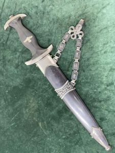 SS OFFICERS 1936 CHAINED DAGGER MID-PERIOD IN NEAR PERFECT CONDITION.