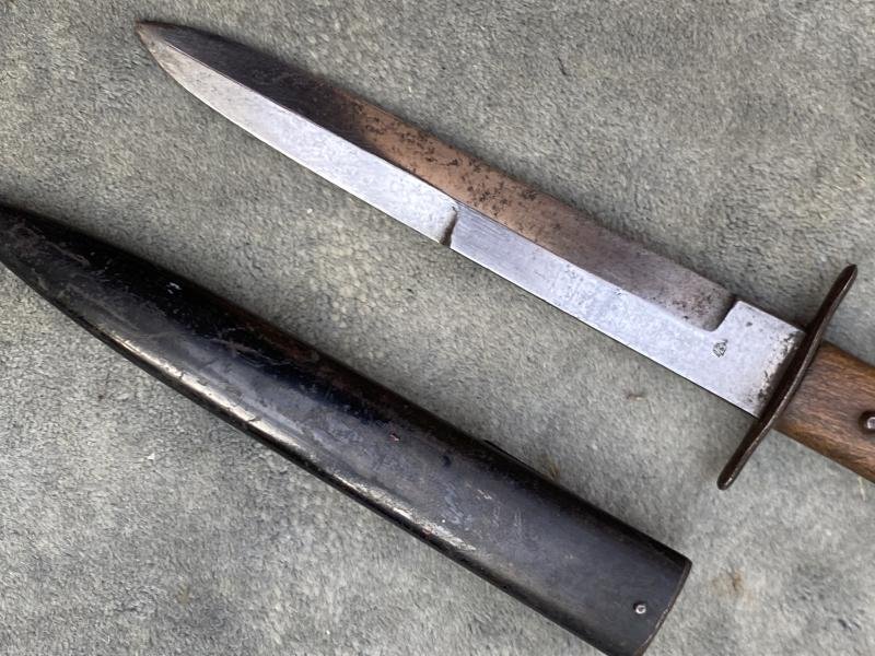 A LUFTWAFFE FIGHTING KNIFE '5' MARKED BLADE. — image 6