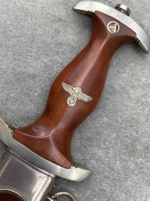 A STUNNING 99% MINT EARLY RZM PERIOD SA DAGGER. — image 3