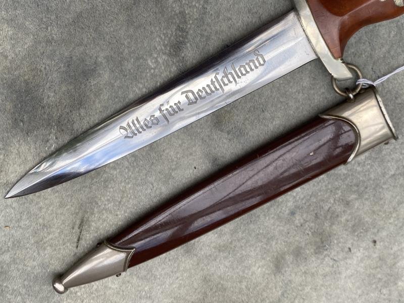 A STUNNING 99% MINT EARLY RZM PERIOD SA DAGGER. — image 7