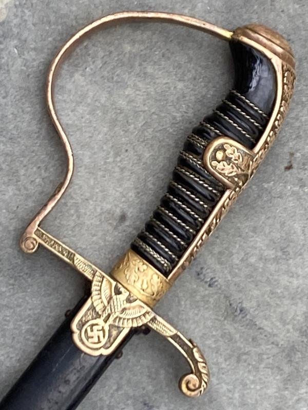 AN UNUSUAL EARLY OFFICERS PARADE SWORD BY ROBERT KLAAS. — image 3