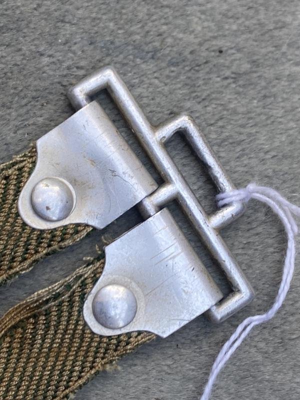 AN INTERESTING VARIANT SET OF ARMY OFFICERS DAGGER HANGERS. — image 6