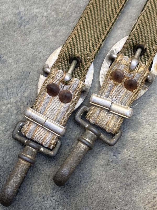 AN INTERESTING VARIANT SET OF ARMY OFFICERS DAGGER HANGERS. — image 7