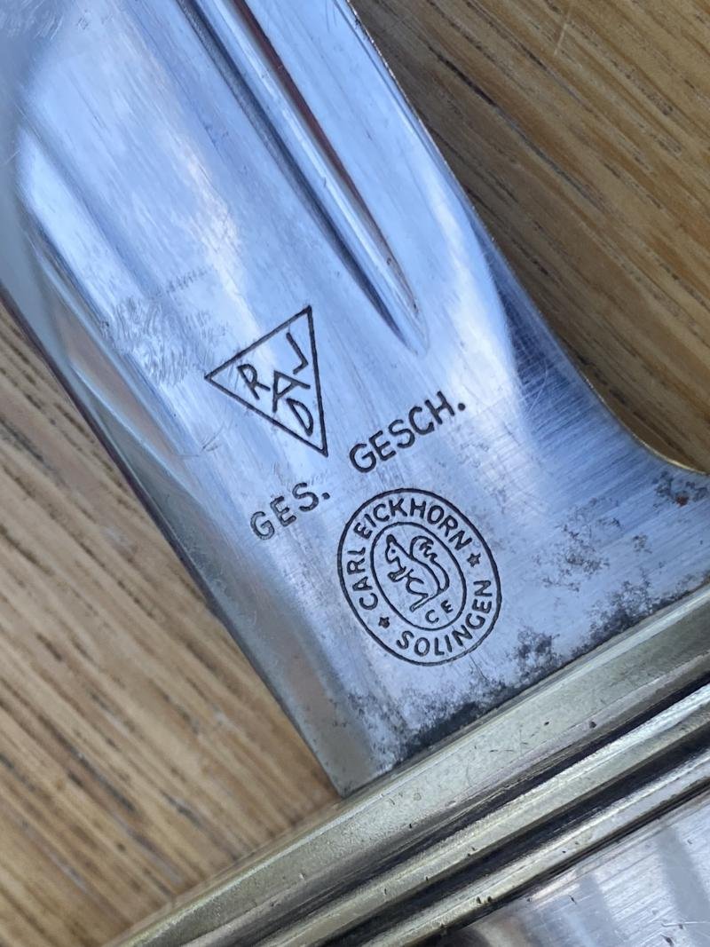 A VERY EARLY AND RARE 'FULL STAG' RAD HEWER. — image 10