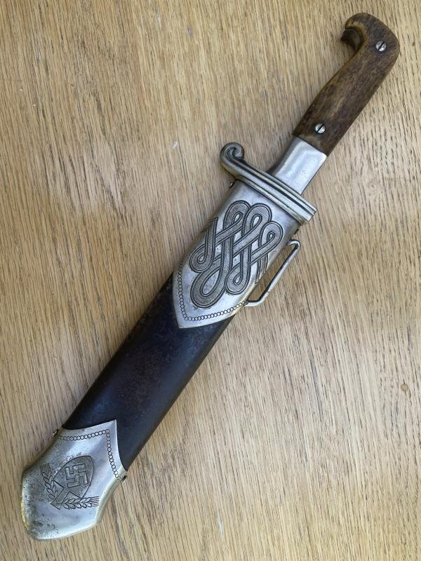 A VERY EARLY AND RARE 'FULL STAG' RAD HEWER. — image 2