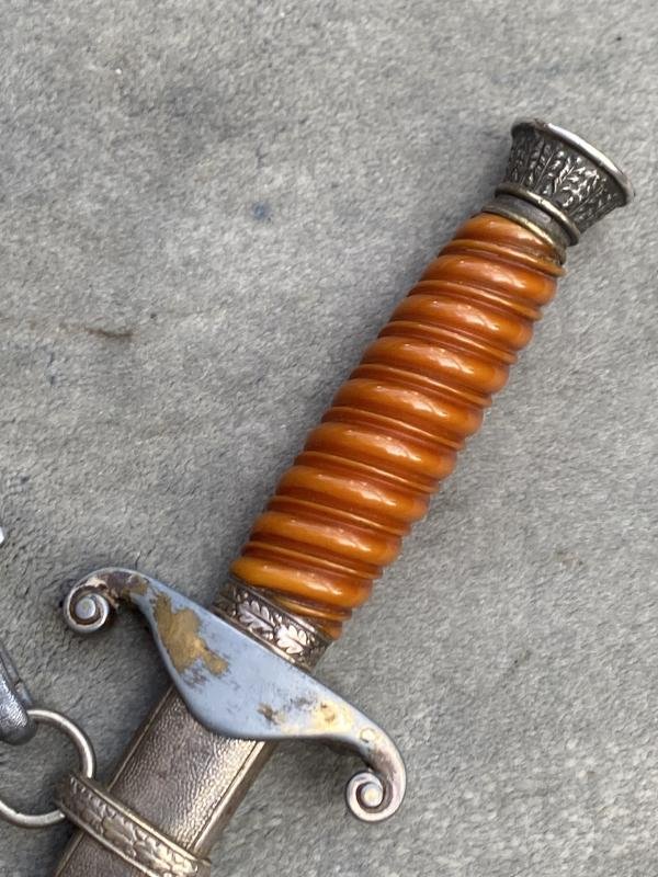 'SPECIAL OFFERING' - ARMY DAGGER COMPLETE WITH A SET OF STRAPS. — image 6