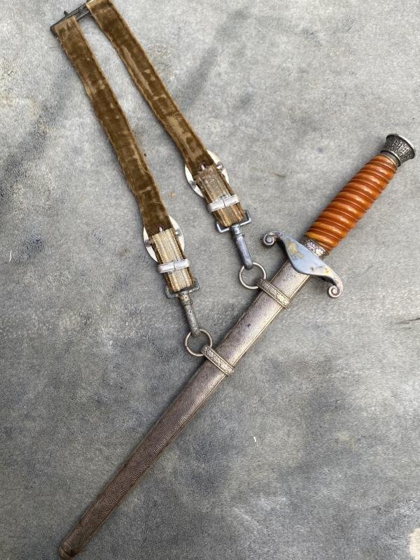 'SPECIAL OFFERING' - ARMY DAGGER COMPLETE WITH A SET OF STRAPS. — image 9