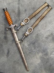 'SPECIAL OFFERING' - ARMY DAGGER COMPLETE WITH A SET OF …