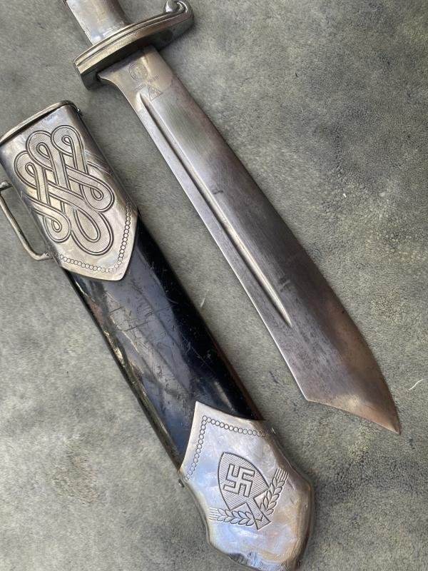 'SPECIAL OFFERING' - EARLY RAD HEWER BY CARL EICKHORN. — image 7