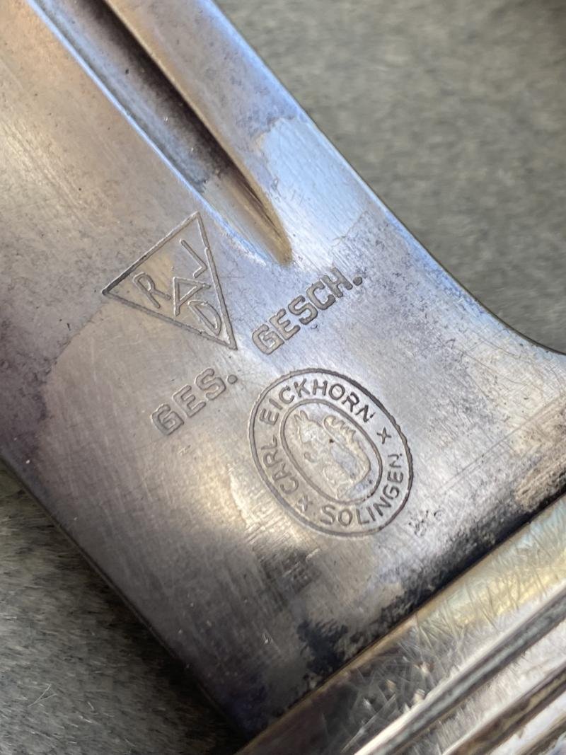 'SPECIAL OFFERING' - EARLY RAD HEWER BY CARL EICKHORN. — image 8