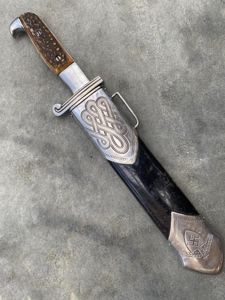 'SPECIAL OFFERING' - EARLY RAD HEWER BY CARL EICKHORN.