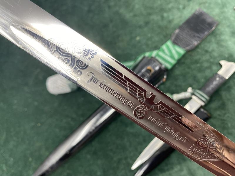 A MINT, LONG SINGLE ETCHED DRESS BAYONET WITH MATCHING MINIATURE!! — image 6