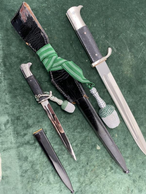 A MINT, LONG SINGLE ETCHED DRESS BAYONET WITH MATCHING MINIATURE!! — image 7