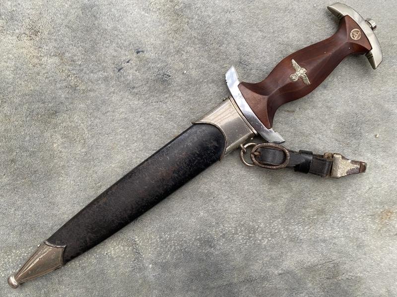 A MOST INTERESTING 'UNTOUCHED' NSKK TRANSITIONAL DAGGER. — image 2