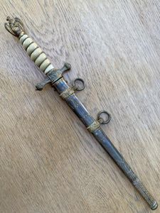 'SPECIAL OFFERING' NAVAL OFFICERS DAGGER BY WKC