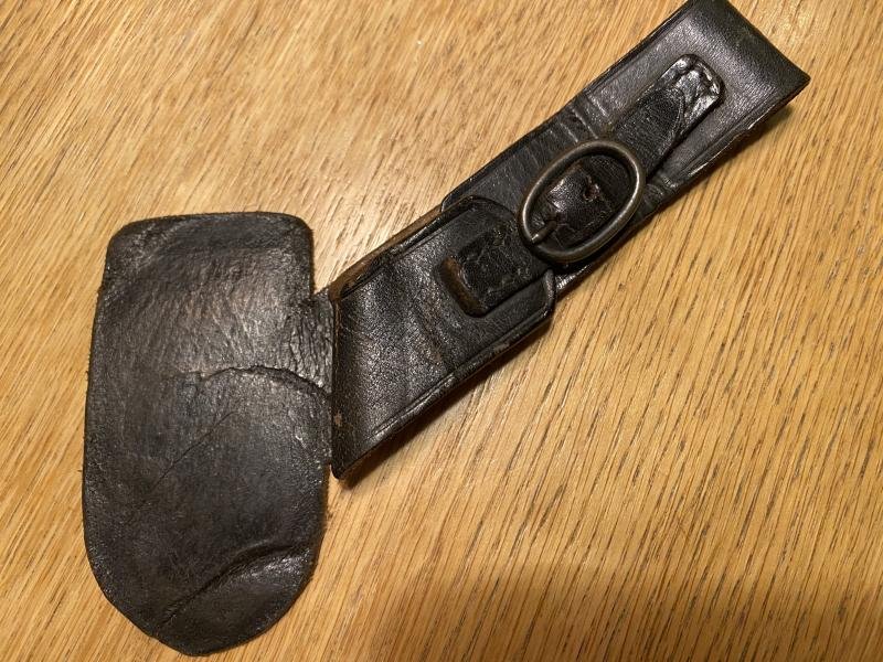 WONDERFUL VERY EARLY LEATHER HANGER FOR RAD HEWER. — image 2