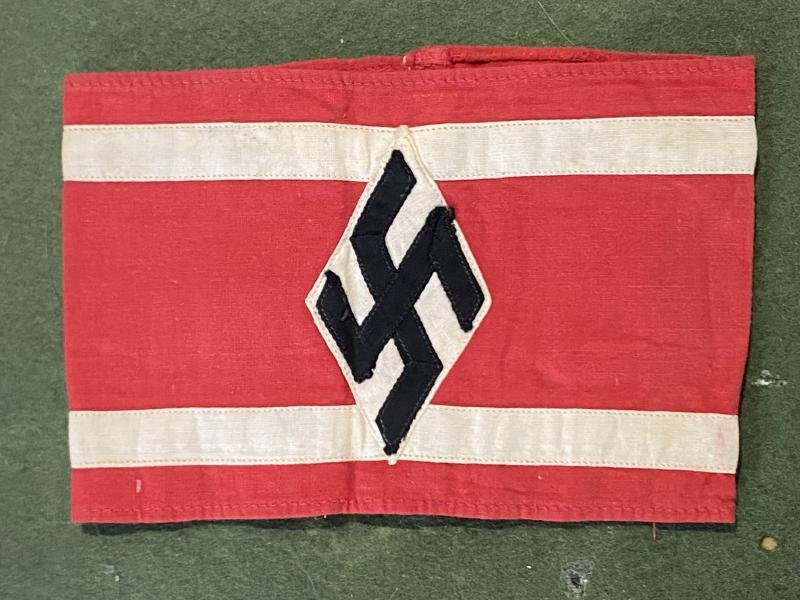 A RARE AND EARLY THIRD REICH STUDENT LEGUE ARMBAND. — image 2