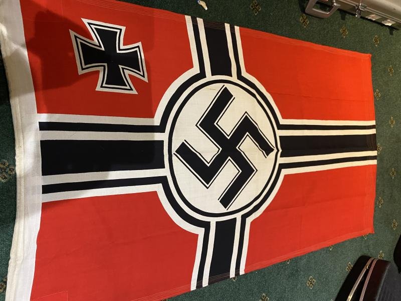 A NEAR MINT EXAMPLE OF A SMALLER REICHSKRIEGSFLAG. — image 2