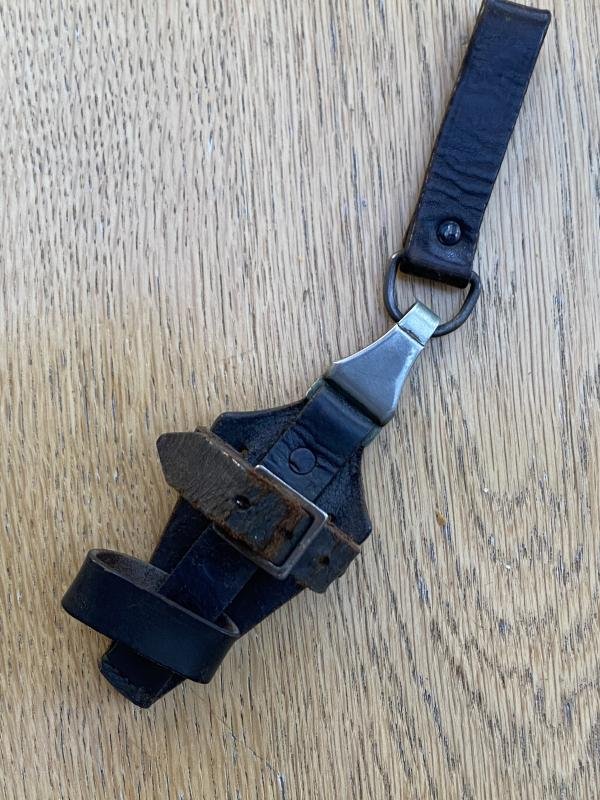 AN ORIGINAL- MARKED BLACK SS VERTICAL DAGGER HANGER. — image 2