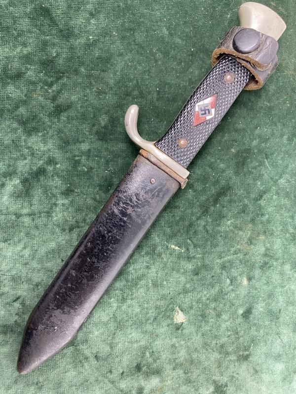A FINE EXAMPLE OF A HITLER YOUTH KNIFE WITH FULL MOTTO BY EICKHORN. — image 2