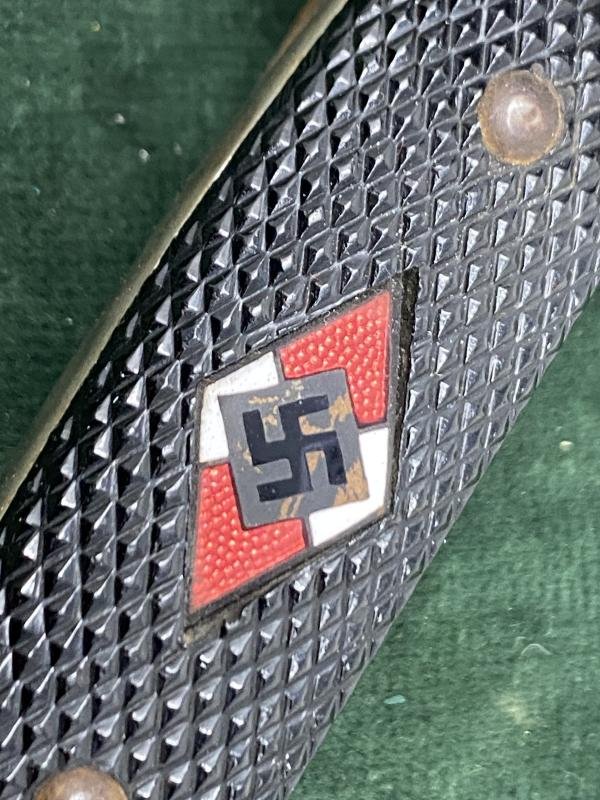 A FINE EXAMPLE OF A HITLER YOUTH KNIFE WITH FULL MOTTO BY EICKHORN. — image 4