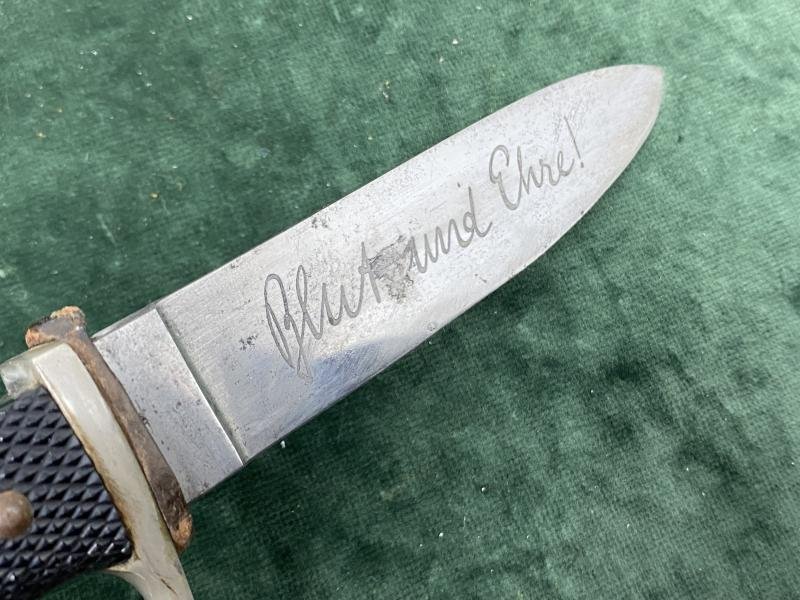 A FINE EXAMPLE OF A HITLER YOUTH KNIFE WITH FULL MOTTO BY EICKHORN. — image 7