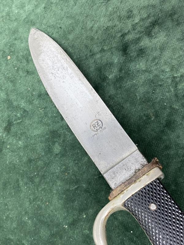 A FINE EXAMPLE OF A HITLER YOUTH KNIFE WITH FULL MOTTO BY EICKHORN. — image 8