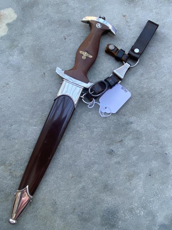 A VIRTUALLY MINT EXAMPLE OF A RZM PERIOD SA DAGGER BY Weyersberg Max Waffenfabrik. WITH FULL TRIPLE HANGER! — image 2