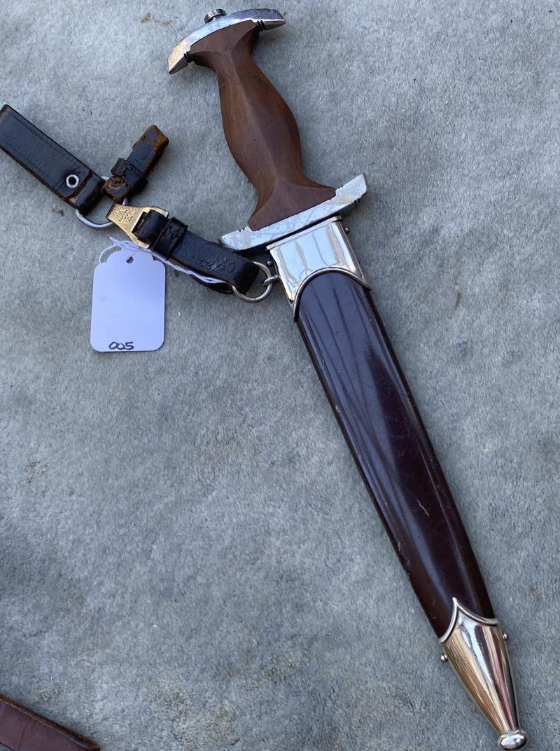 A VIRTUALLY MINT EXAMPLE OF A RZM PERIOD SA DAGGER BY Weyersberg Max Waffenfabrik. WITH FULL TRIPLE HANGER! — image 5