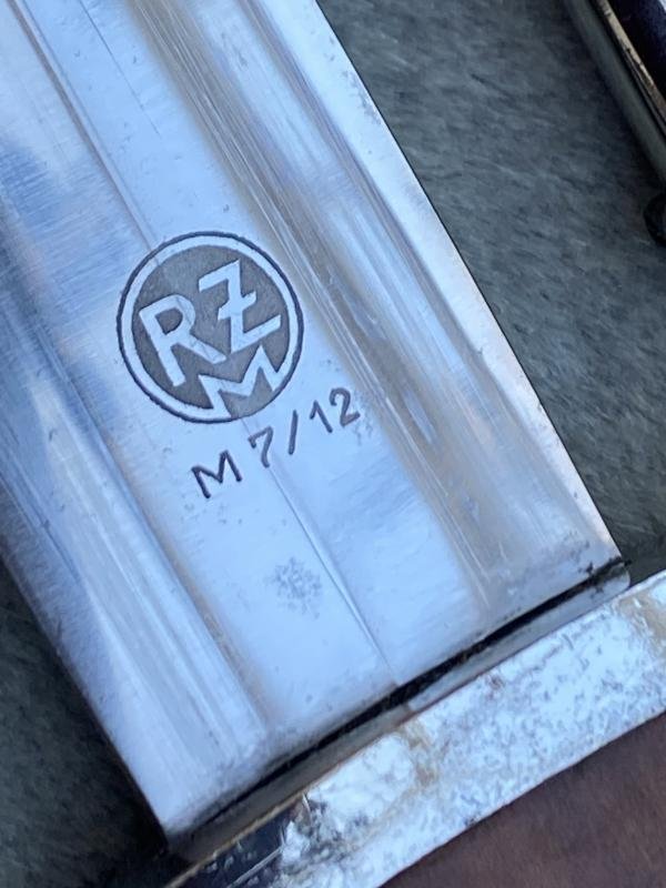 A VIRTUALLY MINT EXAMPLE OF A RZM PERIOD SA DAGGER BY Weyersberg Max Waffenfabrik. WITH FULL TRIPLE HANGER! — image 7