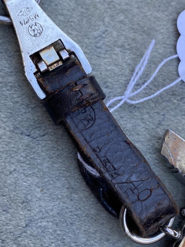 A VIRTUALLY MINT EXAMPLE OF A RZM PERIOD SA DAGGER BY Weyersberg Max Waffenfabrik. WITH FULL TRIPLE HANGER! — image 9