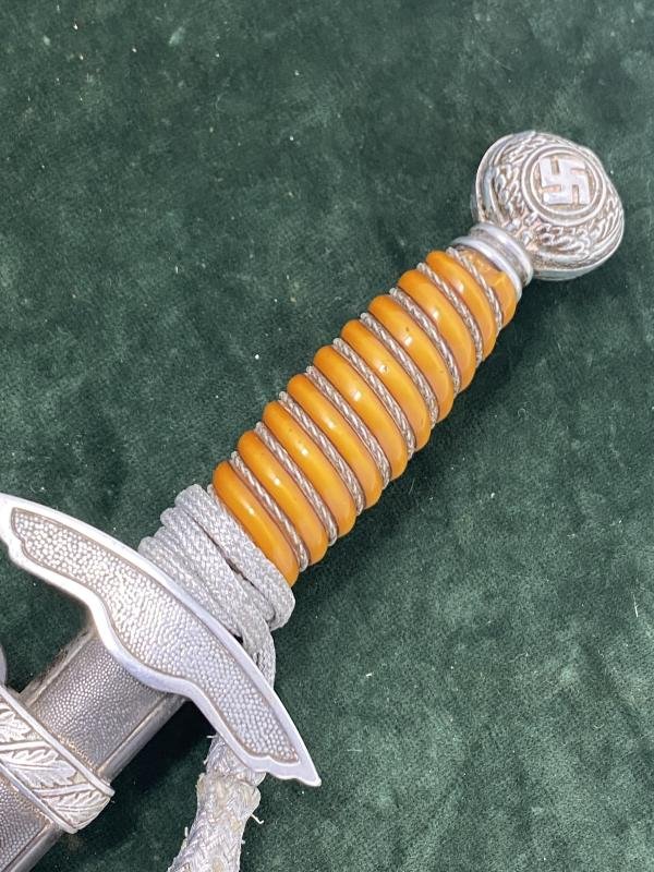 LUFTWAFFE 2nd Pattn. DAGGER BY EICKHORN WITH DISTRIBUTOR MARKED BLADE, HANGERS & KNOT. — image 7