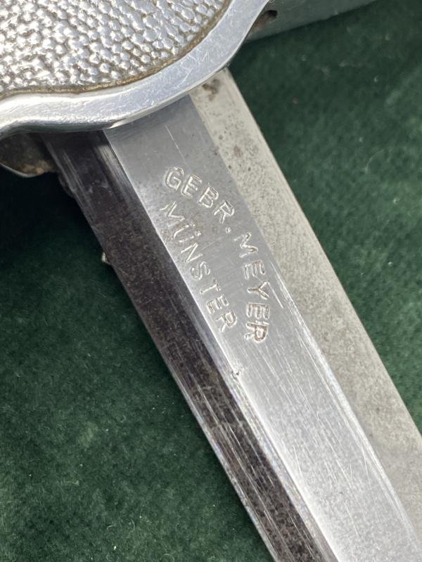 LUFTWAFFE 2nd Pattn. DAGGER BY EICKHORN WITH DISTRIBUTOR MARKED BLADE, HANGERS & KNOT. — image 8