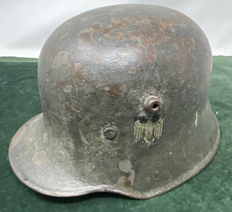 THIRD REICH M18 TRANSITIONAL STEEL HELMET. — image 2