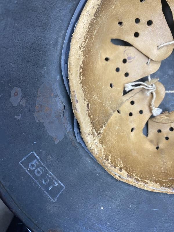 THIRD REICH M18 TRANSITIONAL STEEL HELMET. — image 9