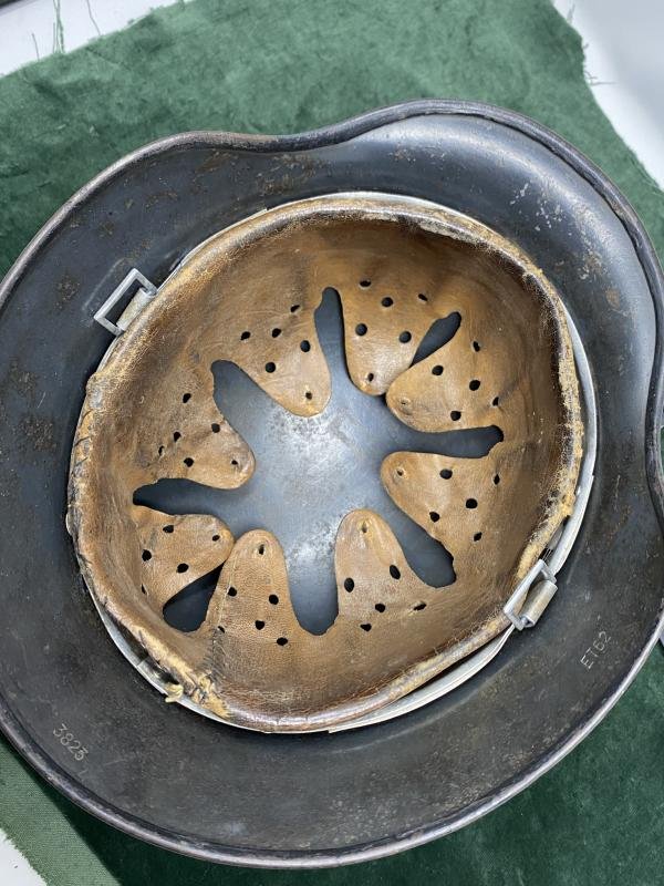 ORIGINAL M35 DOUBLE DECAL LUFTWAFFE HELMET. — image 7