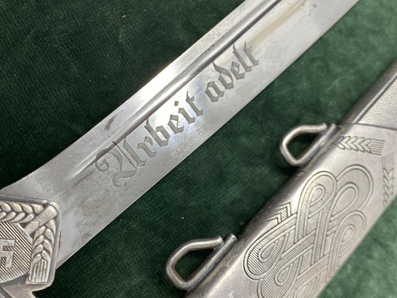 RAD OFFICERS DAGGER BY WEYERSBERG. — image 8