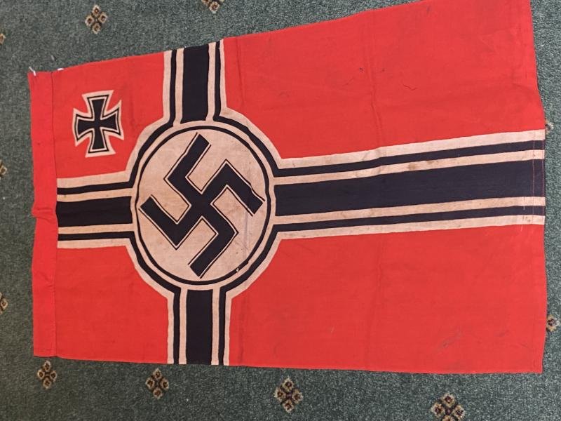 A VERY SMALL ORIGINAL THIRD REICH KRIEGSFLAG. — image 2