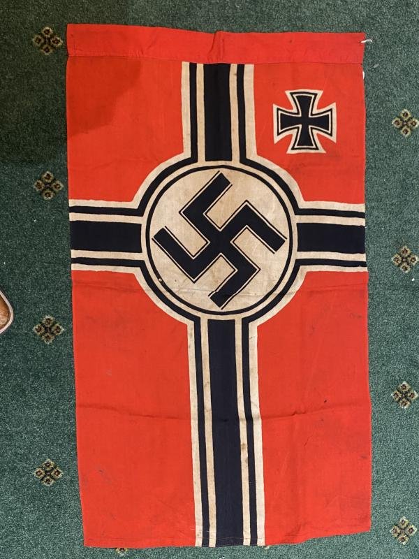 A VERY SMALL ORIGINAL THIRD REICH KRIEGSFLAG. — image 3