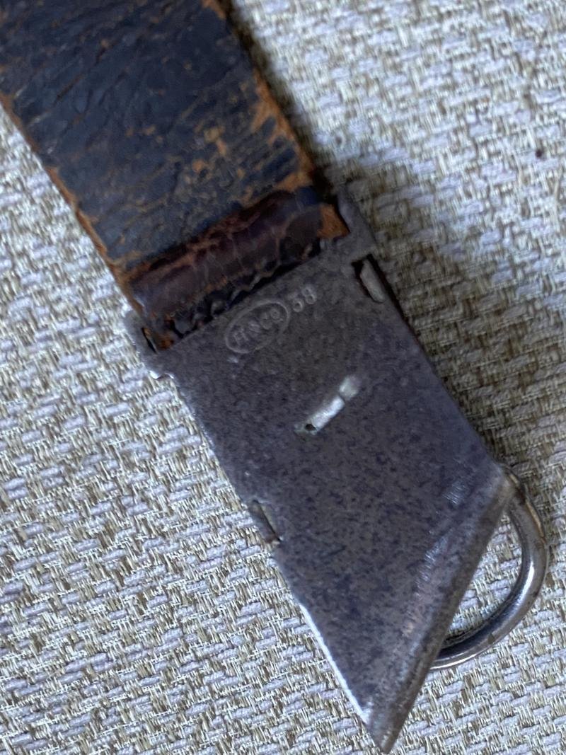 AN UNUSUAL, ORIGINAL HANGER FOR A RAD HEWER. — image 5