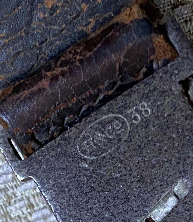 AN UNUSUAL, ORIGINAL HANGER FOR A RAD HEWER. — image 6