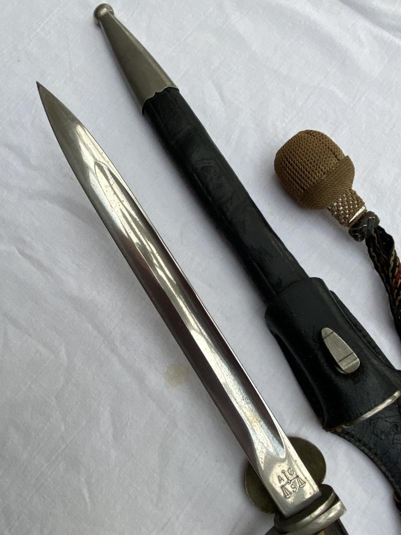 THIRD REICH SHORT CLAMSHELL POLICE BAYONET BY ALCOSO. . — image 9