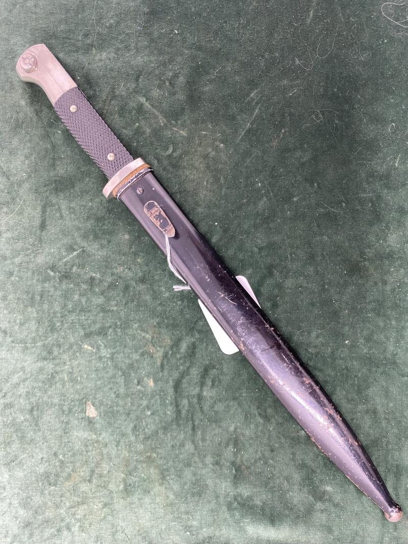 AN EXCELLENT EXAMPLE OF A LONG 'PIONEER' DRESS BAYONET. — image 2