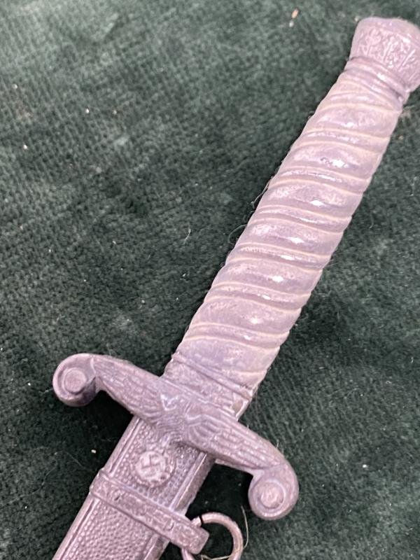 MINIATURE THIRD REICH ARMY DAGGER. — image 3