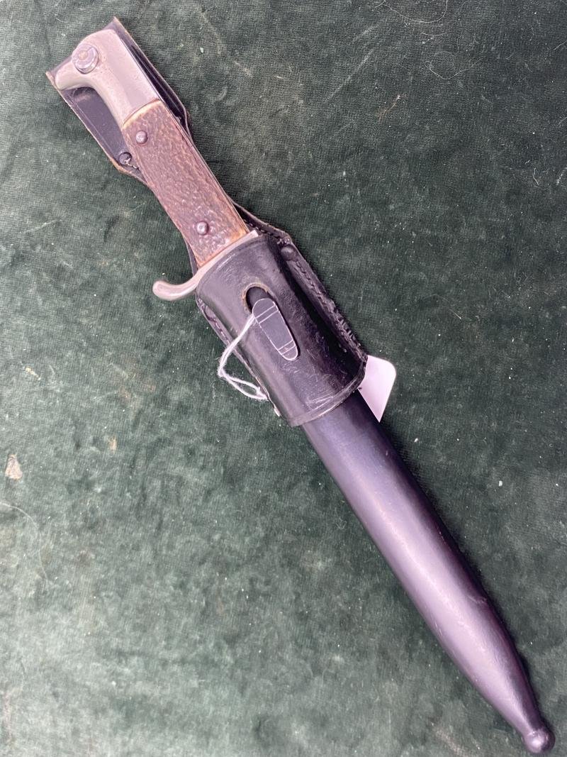 A SHORT 'JÄGER DIV' DRESS BAYONET WITH STAG GRIPS AND FROG BY E.P&S. — image 2