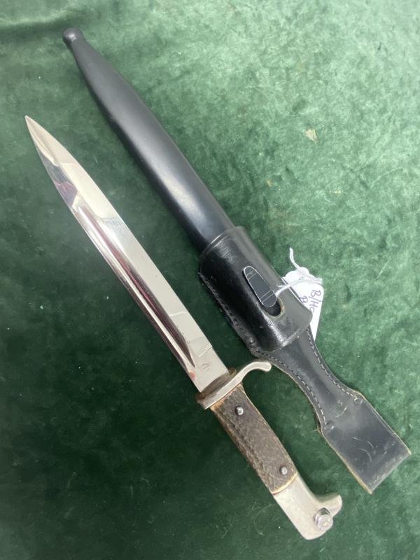 A SHORT 'JÄGER DIV' DRESS BAYONET WITH STAG GRIPS AND FROG BY E.P&S. — image 5