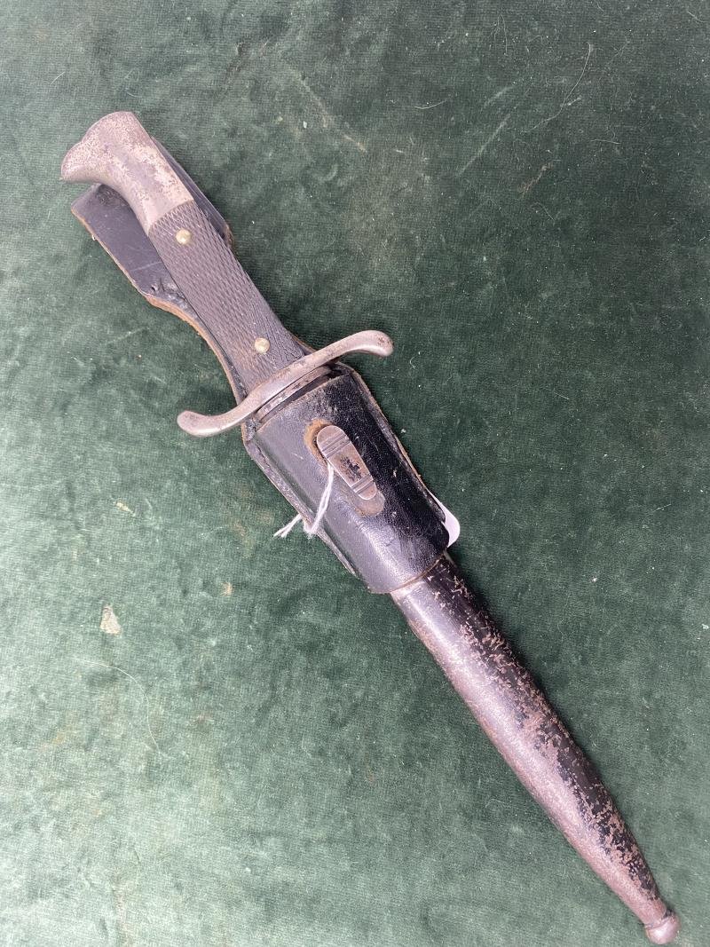 A VERY EARLY EXAMPLE OF A FIRE OFFICERS SHORT SAWBACK PARADE BAYONET. — image 2