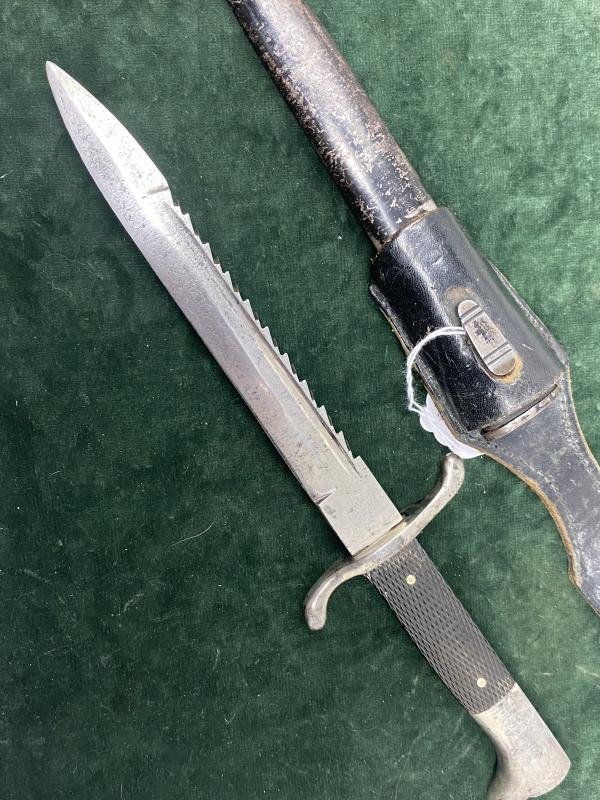 A VERY EARLY EXAMPLE OF A FIRE OFFICERS SHORT SAWBACK PARADE BAYONET. — image 7