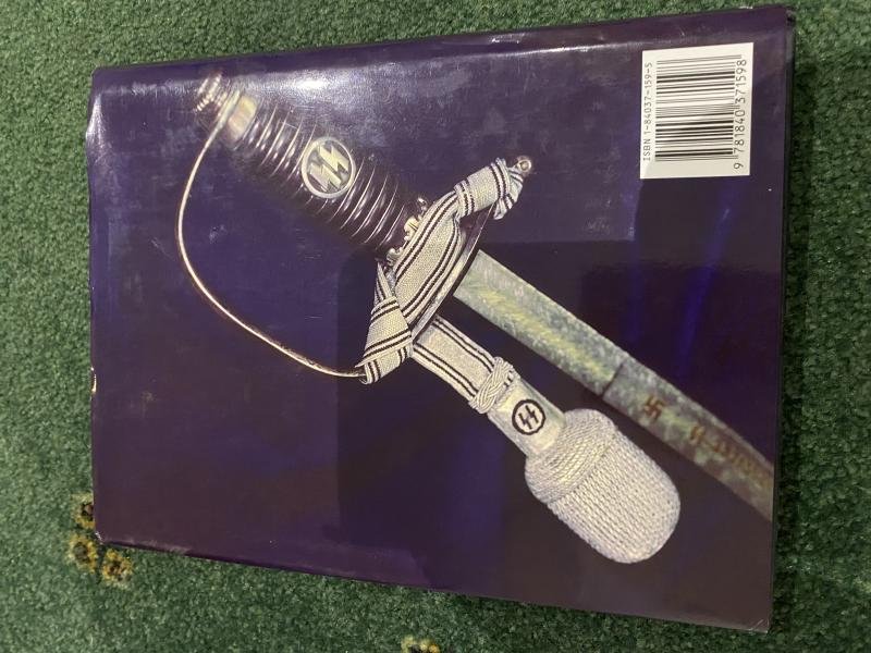 EDGED WEAPONS OF HITLERS GERMANY by ROBIN LUMSDEN. — image 3